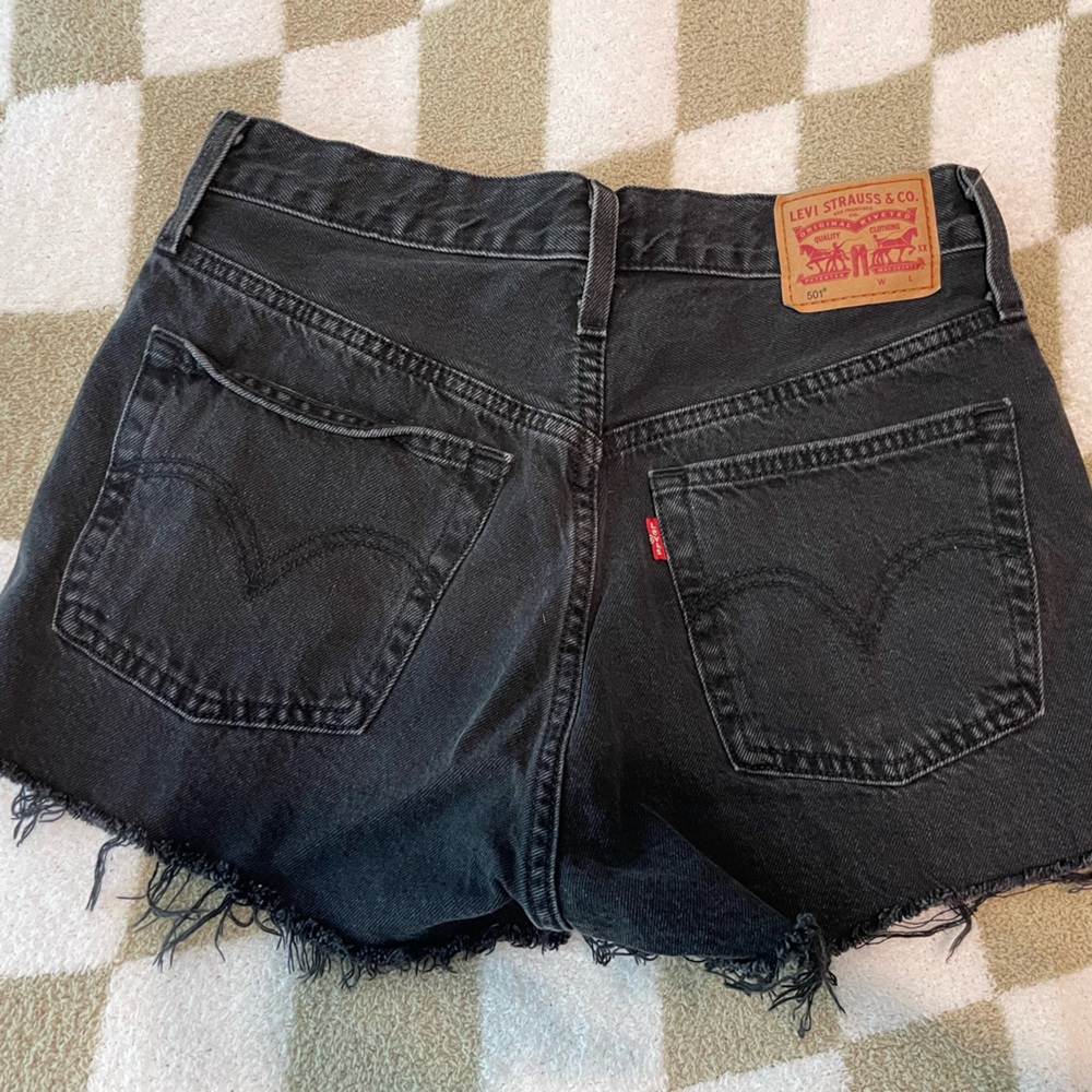 LEVI’S 501 Black Cutoff Shorts W26 - Picture 2 of 5